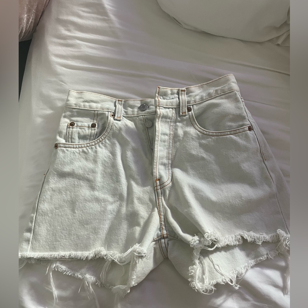 Levis high waisted light wash shorts